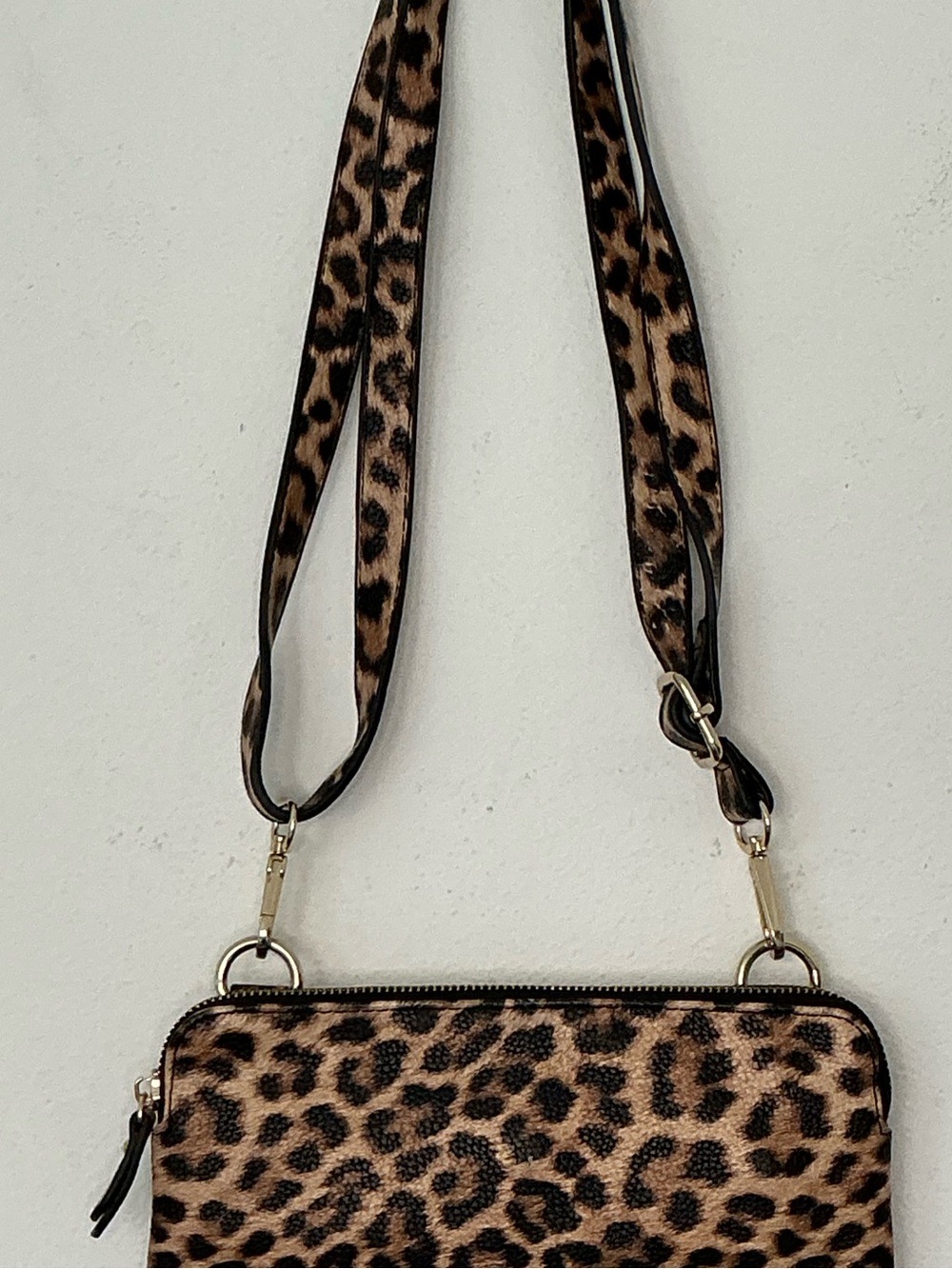 Litt Crossbody by PurseN Leopard Print Bag Lighted Interior RFID Travel Purse - Picture 3 of 16